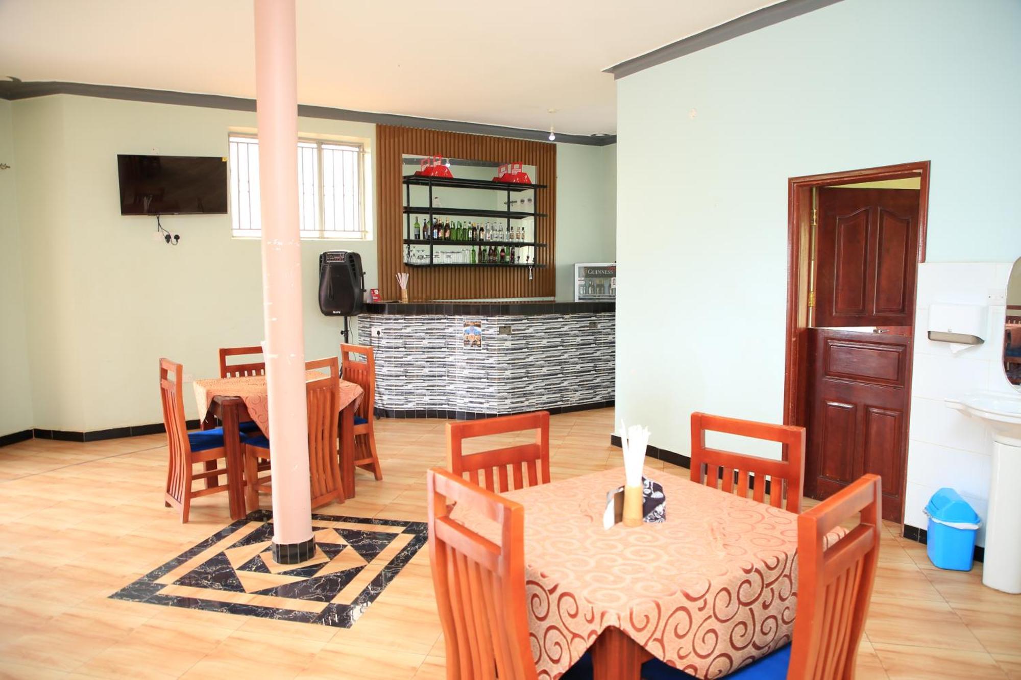 Westway Luxury Suites Mbarara المظهر الخارجي الصورة